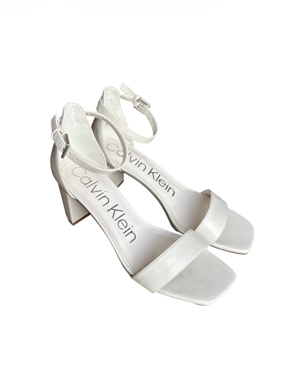 🤍Calvin Klein Women’s White Heels Size 8.5🤍